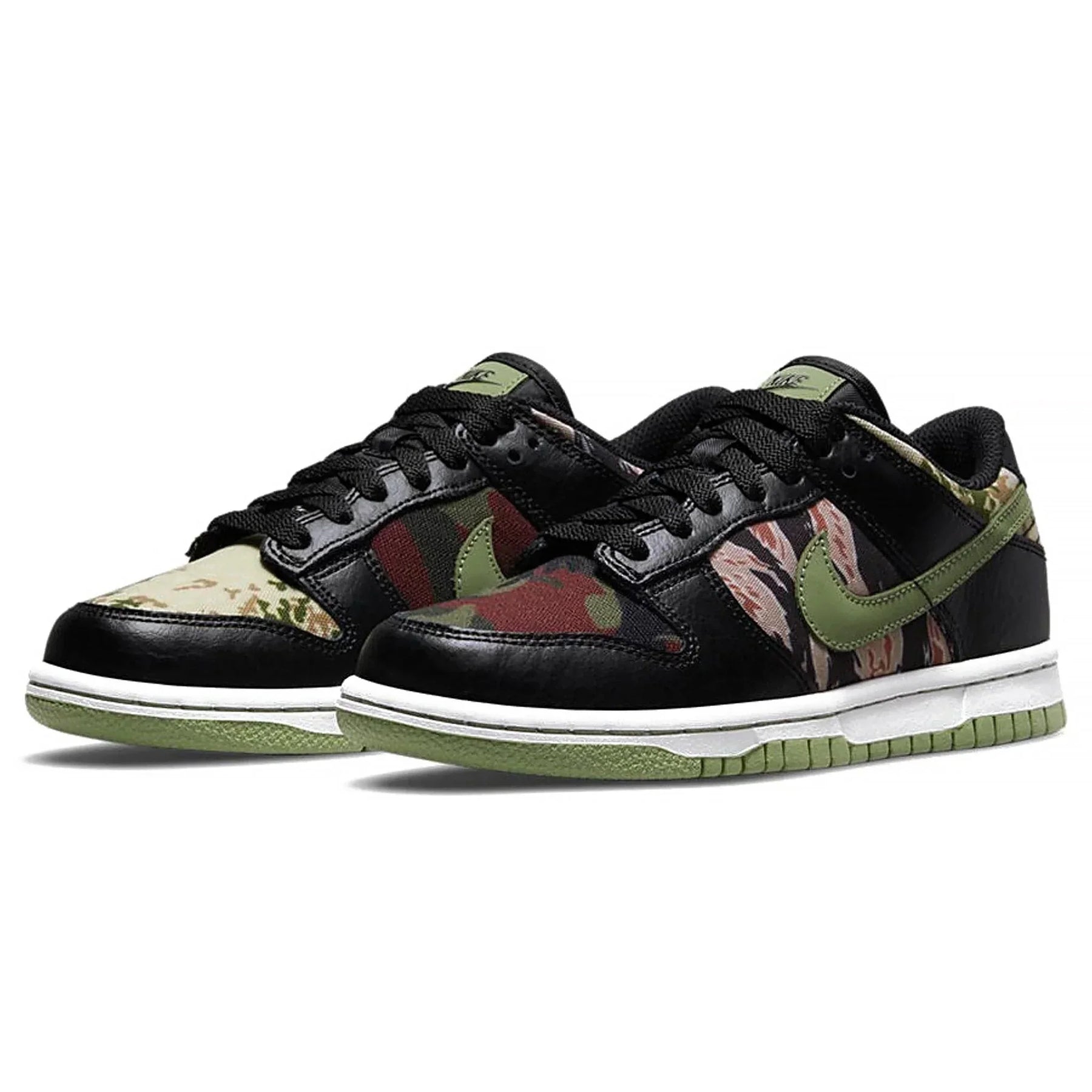 Nike Dunk Low SE Sail Crazy-Camo (Left UK 7.5, Right UK 6.5)